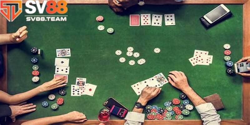 Mỗi một vòng chơi poker sẽ có mỗi yêu cầu cơ bản riêng